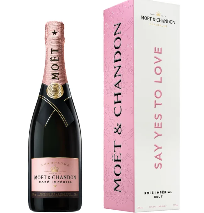 שמפניה מואט רוזה ושנדו ברוט.