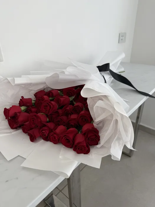 זר ורדים מדורג