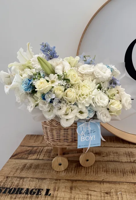 עגלת פרחים ענקית